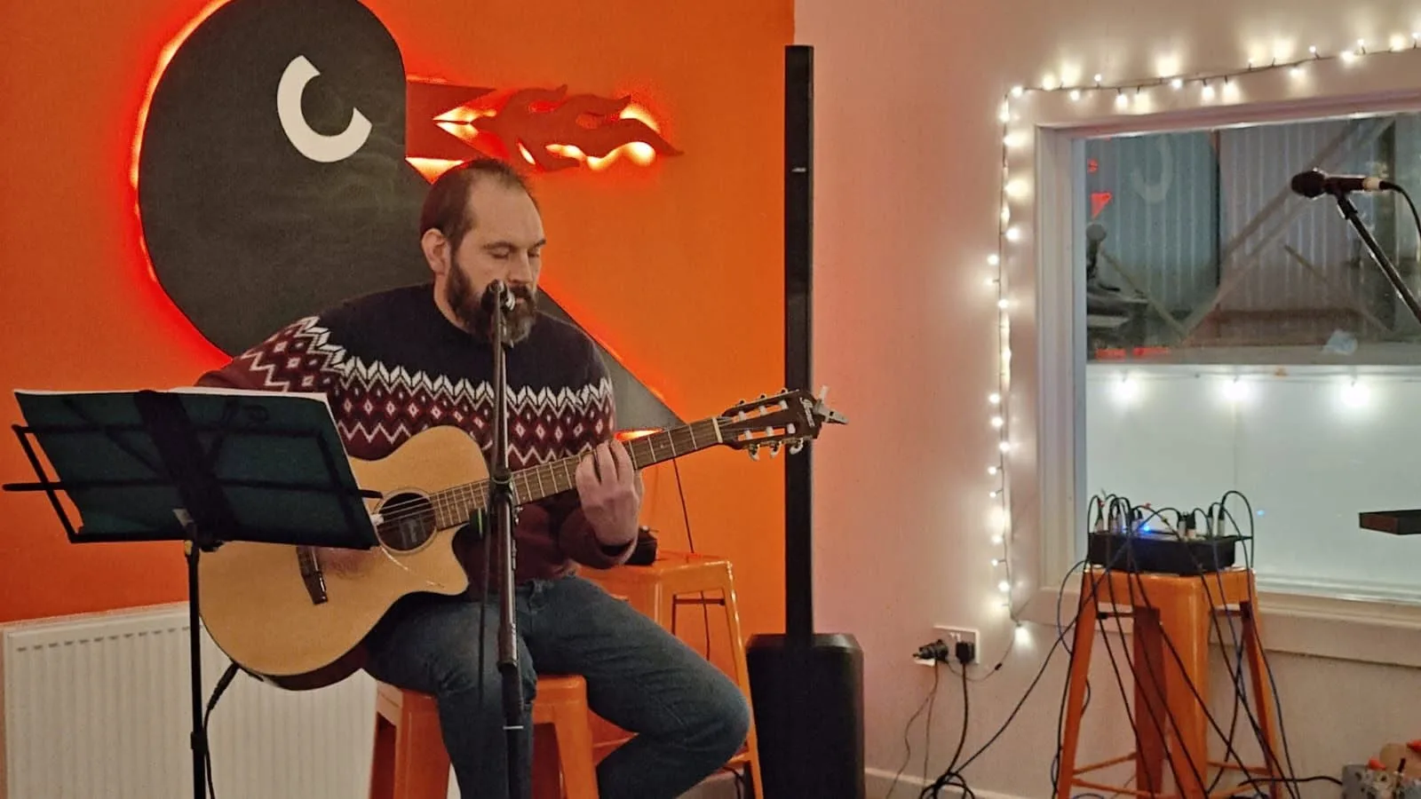 Tony Deaf live
