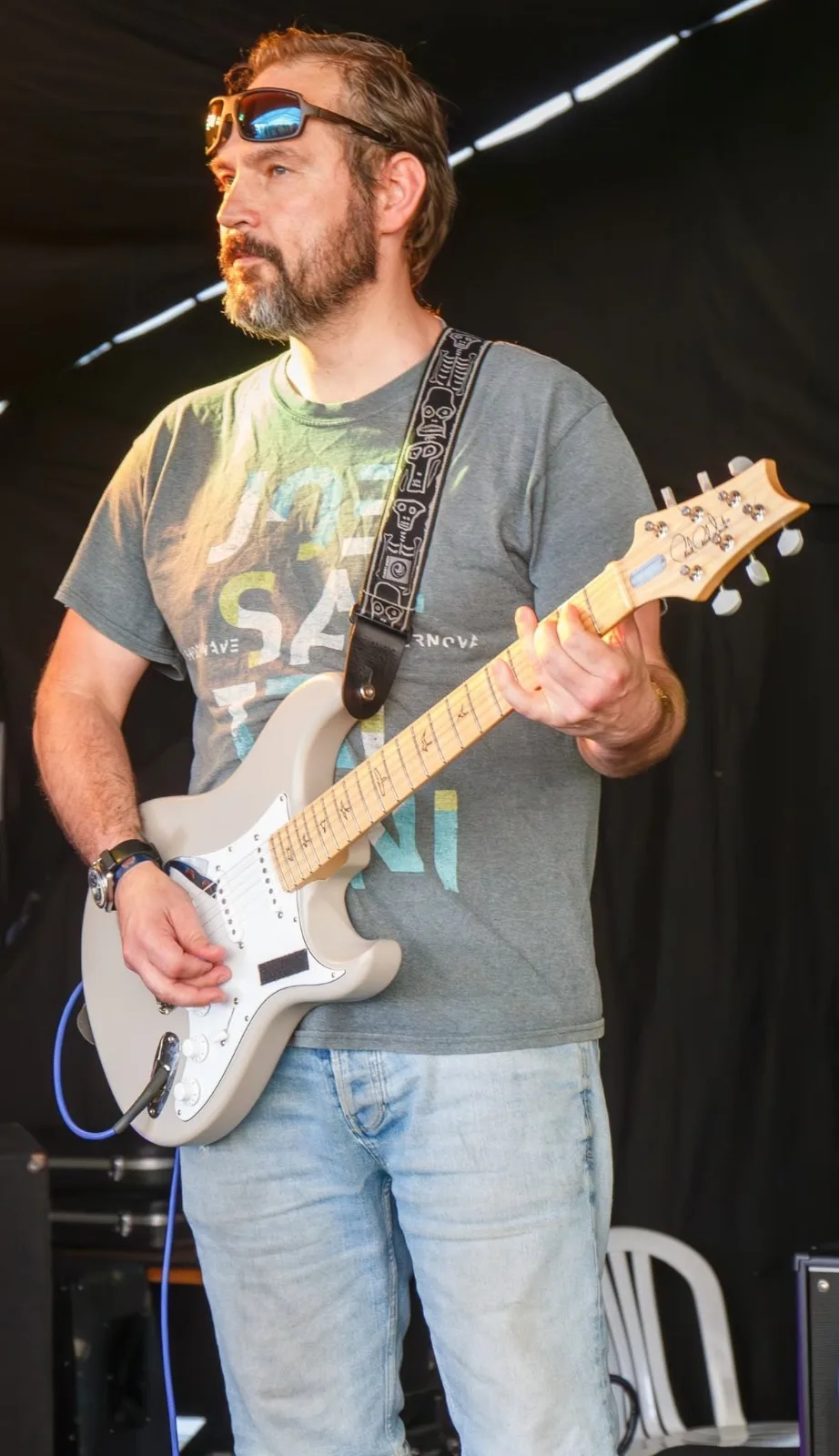 Tony Deaf live
