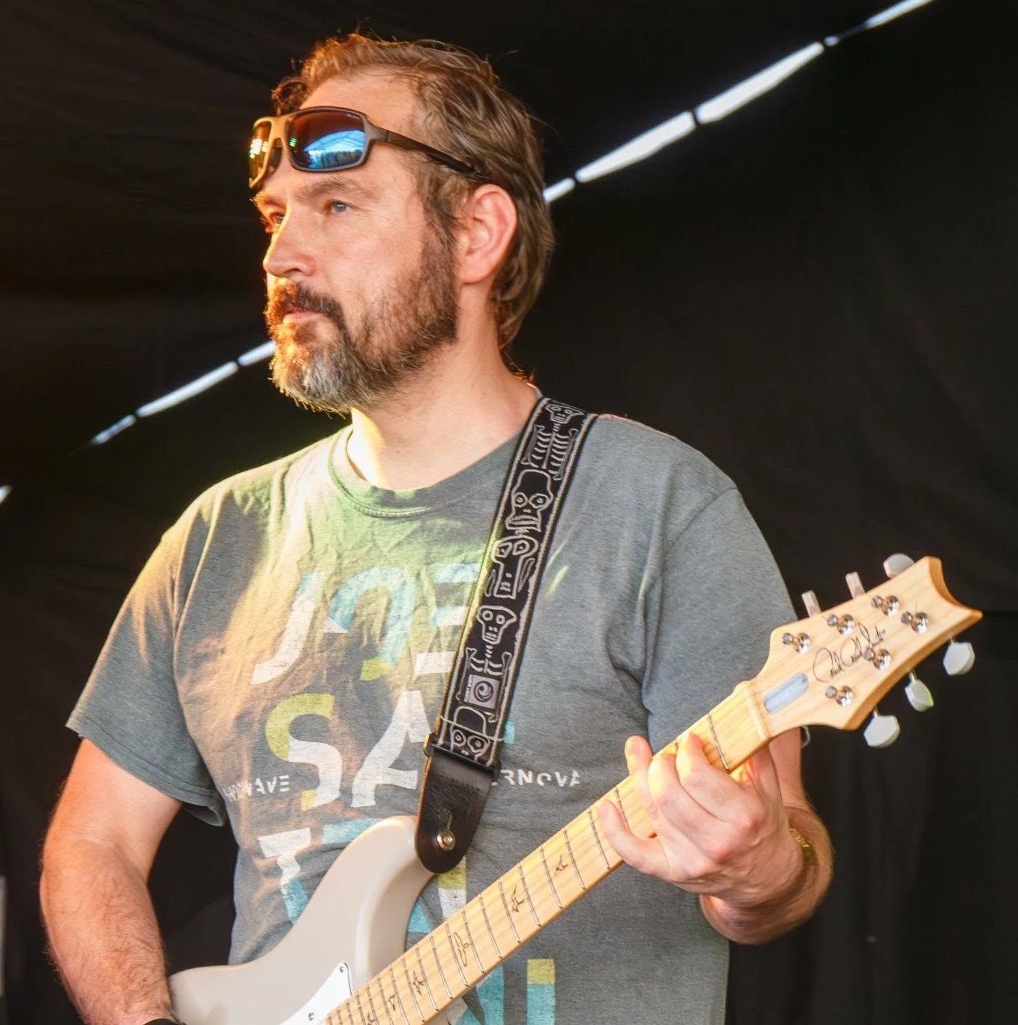 Tony Deaf live