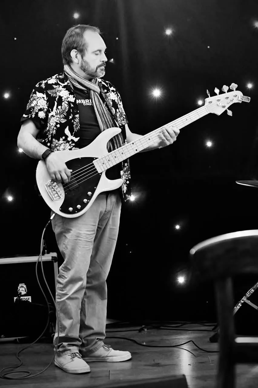 Tony Deaf live
